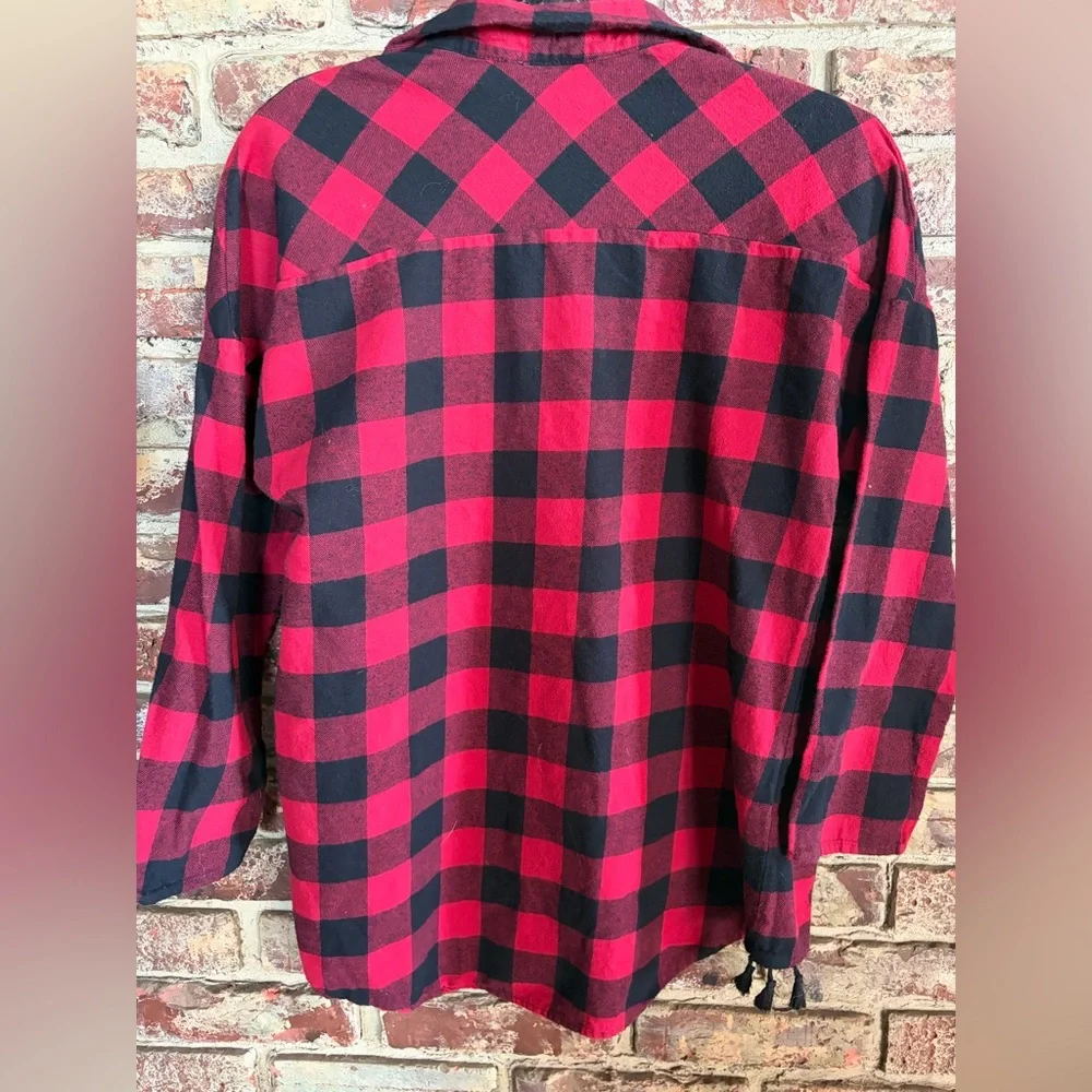 Christian Caliendo Red & Black Buffalo Plaid Tassel Hem Top Size Medium - Picture 3 of 3